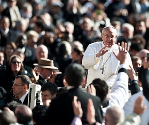 Pope Francis greets the public. By Catholic Churches (England and Wales) via Flickr